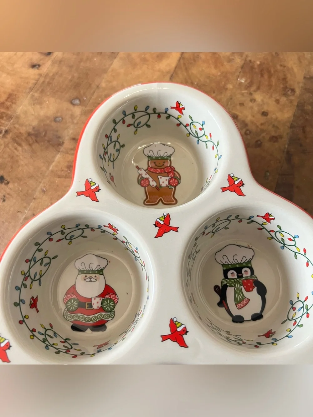 Temp-tations by Tara Christmas Nostalgic Figural 6-Cup Muffin Pan Red Birds